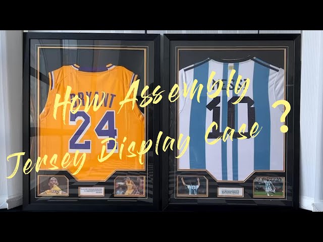 Vídeo relacionado con Snap Sports Jersey Wall Display Case Shadow Box, 20 Inches x 30 Inches, Black Vitrina de Pared, Acrílico, Negro