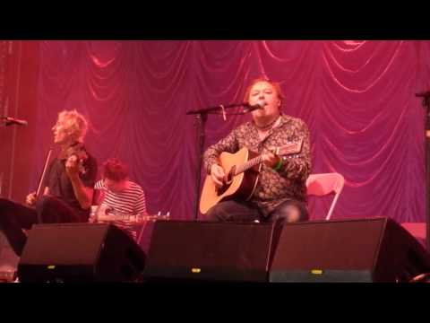 Robbie Jones - Acoustic set  - The Levellers Beautiful days festival 2016