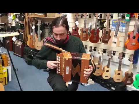 Ricardo plays a 2nd hand Saltarelle Boube D/G @ Hobgoblin Music Birmingham