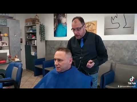Barzelletta parrucchiere Riccardo linea💈 uomo Firenze 2022