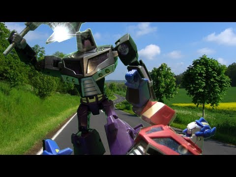 OPTIMUS PRIME reviews Animated Motormaster