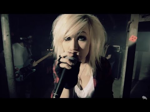 The Nearly Deads - Never Look Back (ZOMBIE MUSIC VIDEO)