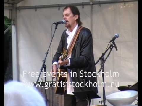 Ola Magnell - Allsång Mot Högern i Vitabergsparken, Stockholm 5(14)