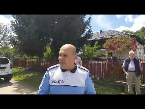 Dambovita: Scandal la Candesti, sat Dragodanesti (Sturzeni)! Drum cu balast excavat direct din râu!