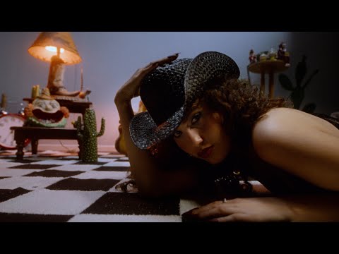 Estevie - Corazón Tatuado (Official Video)
