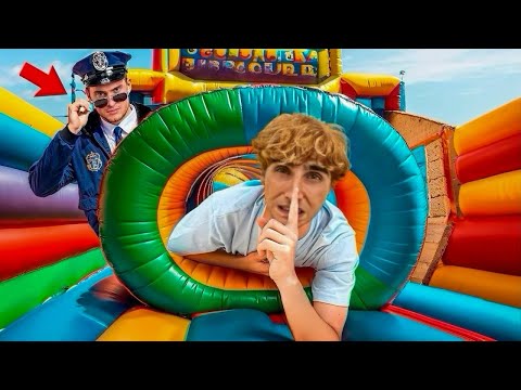 CI INTRUFOLIAMO NEL PARCO GONFIABILE PIÙ GRANDE DEL MONDO…😱 *c’è la polizia*