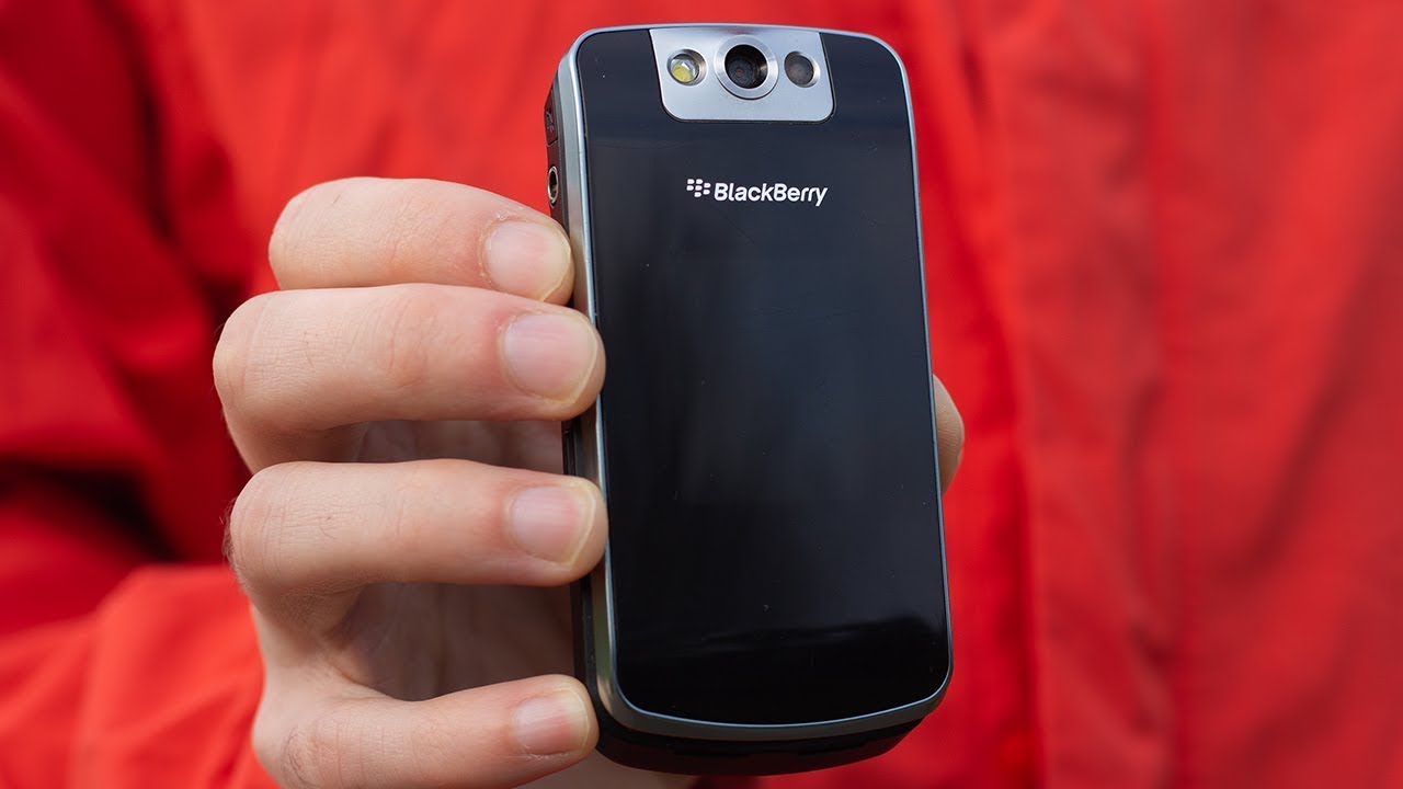 Blackberry Flip-Phone in 2021?! 😮
