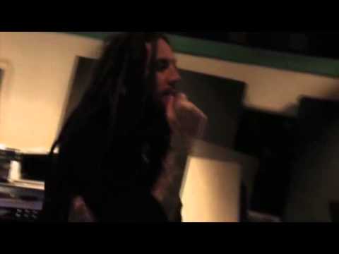 Brian "Head" Welch (Korn) imitating Chino Moreno (Deftones)