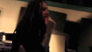 Brian &quot;Head&quot; Welch (Korn) imitating Chino Moreno (Deftones)
