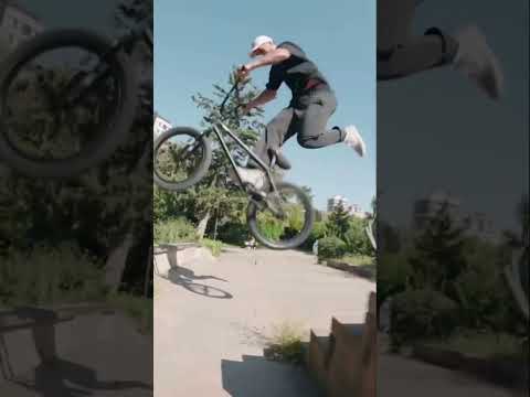 180 Tailwhip fakie pegs out ! İstanbul Bmx #shorts #bmx #istanbul #bike