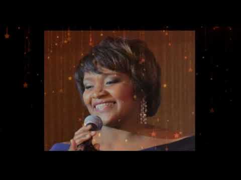 Claudia Sierra - Adeste Fideles - Unidos por un Sueño en Navidad - Villancicos Navideños