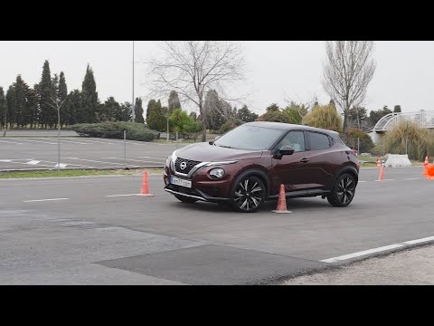 Nissan Juke 2020 – Maniobra de esquiva (moose test) y eslalon | km77.com