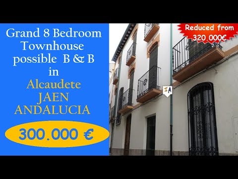 Grand 8 Bedroom 775m2 build possible B&B Town Property for sale in Spain inland Andalucia TH5082