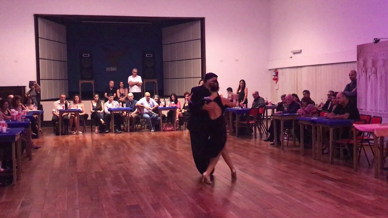 Leandro Oliver y Laila Rezk bailan "Pa que te oigan bandoneon" En La Friulana Tango
