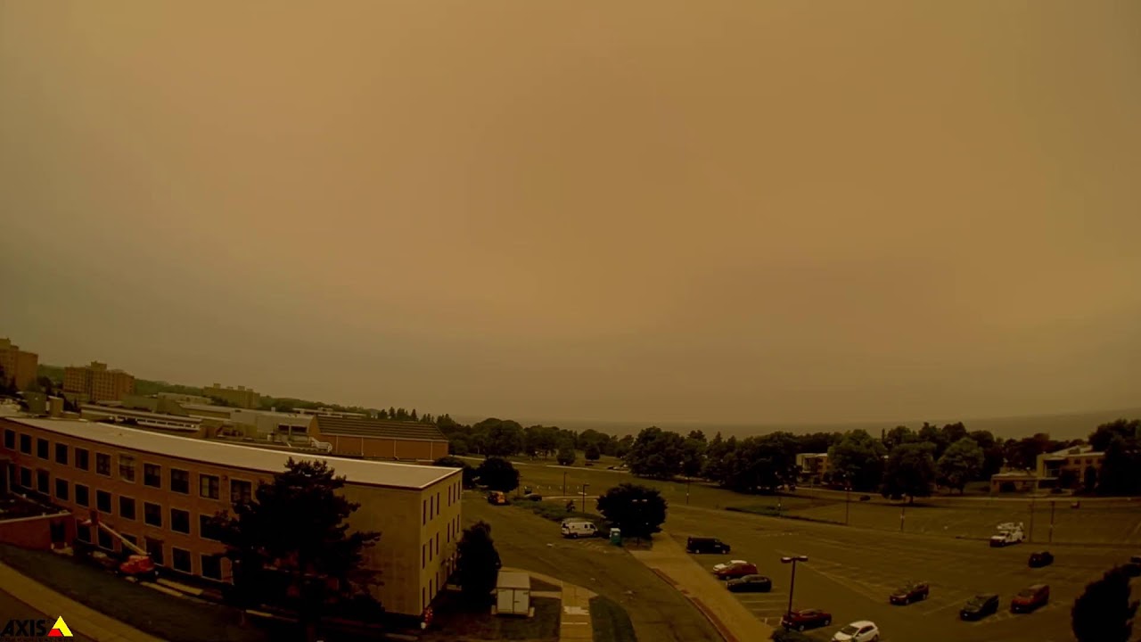 Live webcam view of SUNY Oswego Campus & Lake View