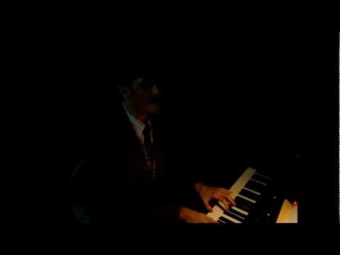 Andre Loddi e Leticia Colin cantam 'Don't Do Sadness/Blue Wind' de "O Despertar da Primavera"