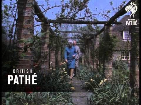 download lagu mp3 mp4 The Kimono Herbert Ernest Bates Summary, download lagu The Kimono Herbert Ernest Bates Summary gratis, unduh video klip The Kimono Herbert Ernest Bates Summary