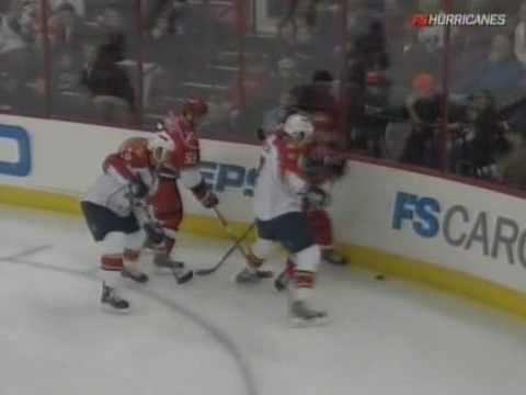 Noah Welch vs Brandon Sutter Dec 18, 2008