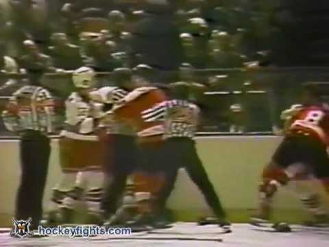 Dave Schultz vs Brad Park