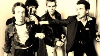 THE CLASH Listen