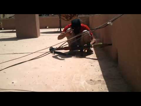 استهداف عربة بي ام بي على باب نادي الضباط في مدينة دير الزور بقذيفة آر بي جي من قبل لواء جند العزيز