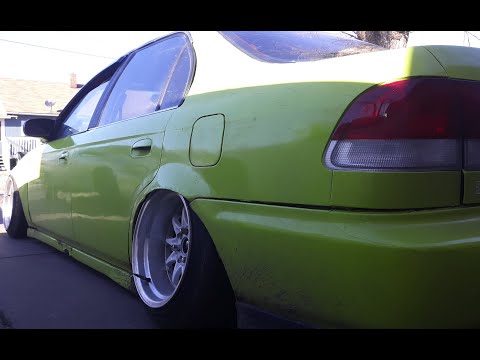 Installing Air Lift Performance Struts On The Civic!
