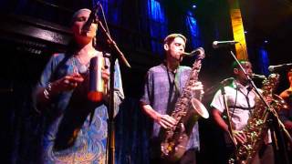 Souljazz Orchestra 05 As the World Turns (Jazz Cafe Camden London 05/10/2015)