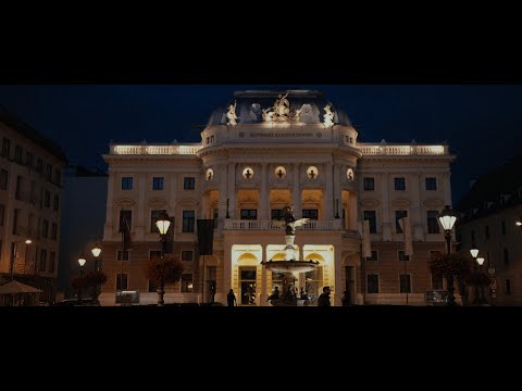 Walking in Bratislava - Panasonic G80 w/ Sigma 16mm f1.4 and Feiyutech AK2000