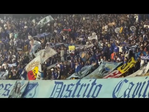 "La vuelta vamos a dar" Barra: Comandos Azules &bull; Club: Millonarios &bull; País: Colombia