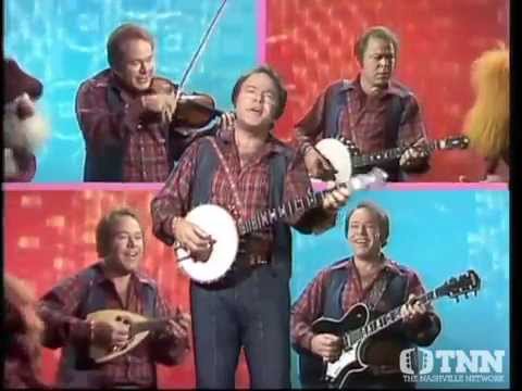 Roy Clark - Rocky Top performed on The Muppet Show (1967)
