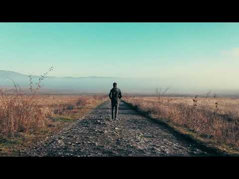 Moonfellas – Mindenki jó (Official Lyric Video)