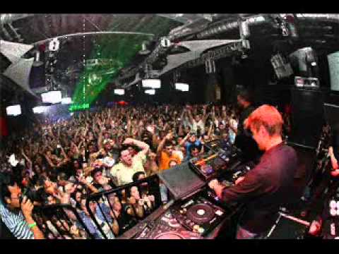 armin van buuren ASOT410-Signum vs. Misja Helsloot - R.T.F.M