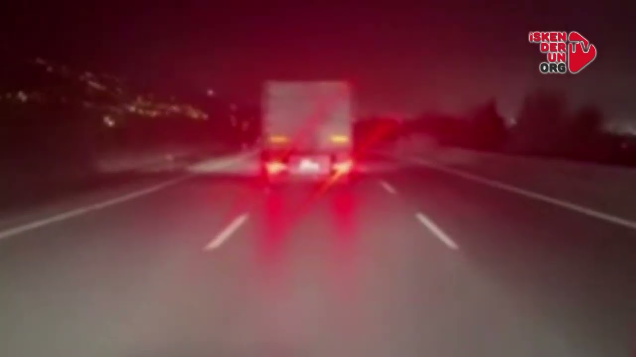 Otobanda Angus Yüklü TIR Yandı