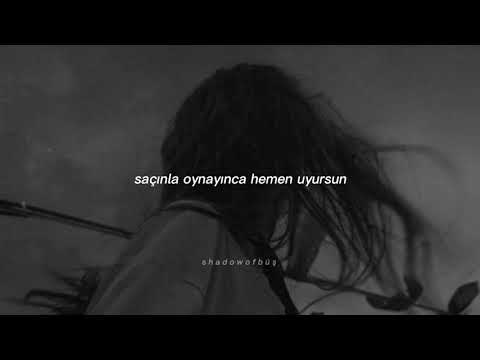 Model/Berk Bekar - Sen Ona Aşıksın/Ben sana aşıktım (lyrics)