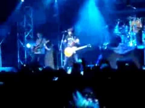 [22/09/12] CN Blue in London Concert:Love (Short recording)