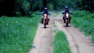 preview picture of video '2 KTM 690s Side by Side Rideby in Mozambique'