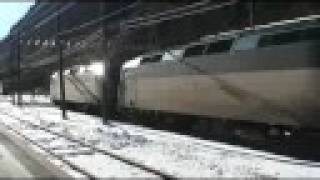 preview picture of video 'OEBB/FS - Brenner : Changement de machine ; freight train'