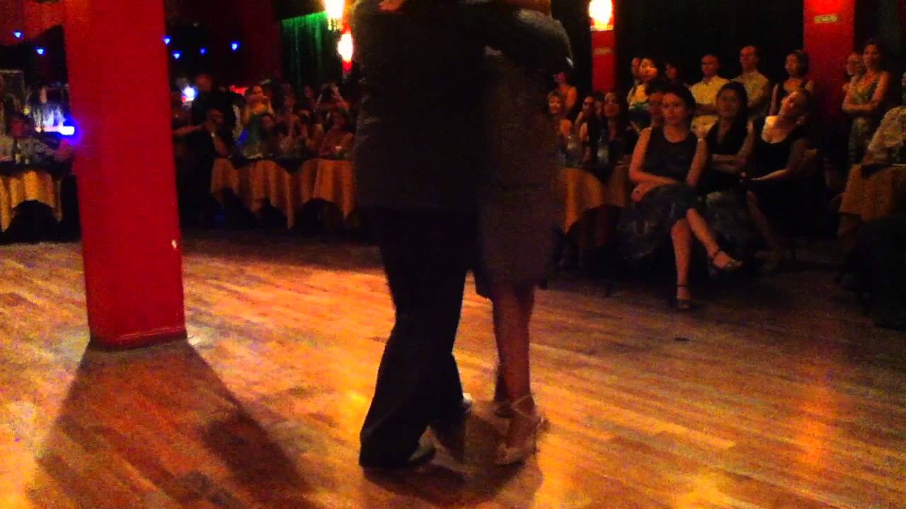 Bailaron Luciana Arregui & Andres Laza Moreno, en la milonga El Beso Part.1 - 28/12/14