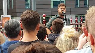 &quot;Scare Away the Dark&quot; Busking with Passenger Manchester 2018