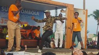 Onanga a encore frapper fort à la plage du lycée mba