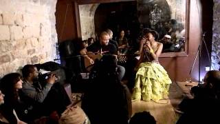 Bijoux acoustic organisé par Ajahlove Valerie Bélinga au micro et christophe Denis (1)