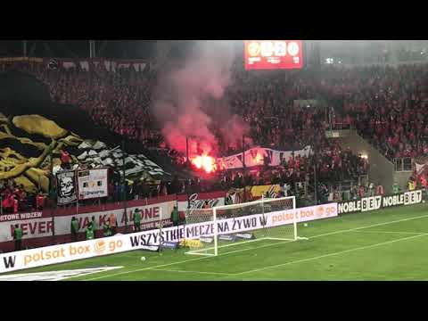 Widzew pali flagę ultras lech - 67 Derby Łodzi