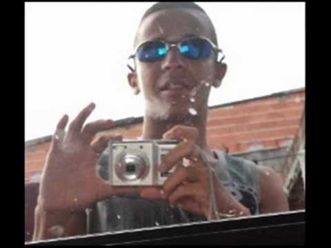 MC BONADO PART MC JUNINHO JR E MC DEDE   TIRANDO UMA ONDA