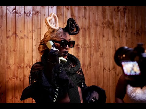 NQOBILÉ x Xavier - Shake (Official video)