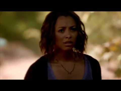 TVD: 8x5 Bonnie saves Enzo and kisses him [HD]