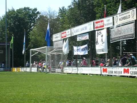 Tifo voor Peter Marissink en Rik Keijzer