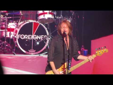 Videoclip de Feels Like the First Time (Re-Recorded 2011) — Foreigner