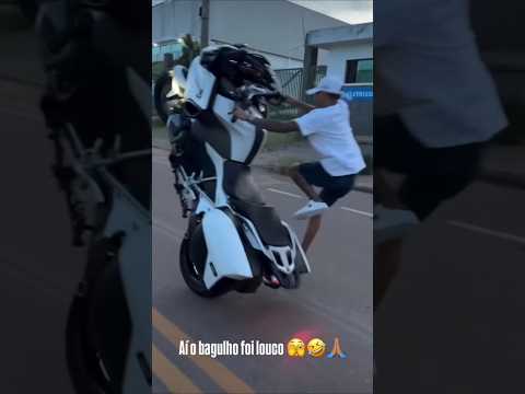 Nino abravanel dando grau e caindo da moto #shorts #ninoabravanel #nino #grau #grauderua #244 #moto