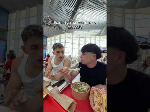 Ese amigo que come muy lento😑 #shortsviral #humor #funil #comedia #viralvideo