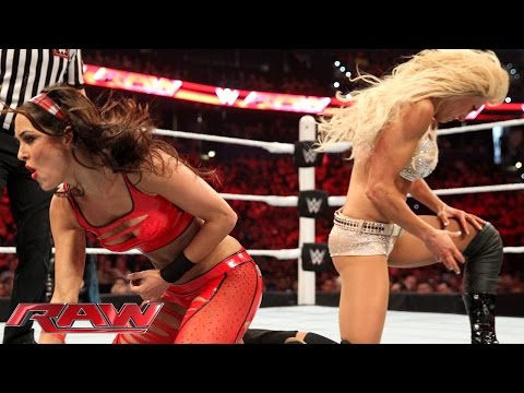 Charlotte vs. Brie Bella – Beat the Clock Challenge: Raw – 31. August 2015
